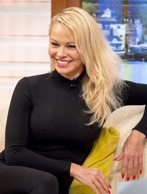 Pamela anderson blow job - 600 91. r/CelebsBootyTreasure. • 1 yr. ago Pam Anderson. 114. r/GirlsNextLevel. • 1 yr. ago The Pam Anderson scene is all kinds of awkward. She comes out completely naked, with a cake and candles that are dangerously close to catching her hair & nipples on fire 😂 She kind of goes “hi” and its uncomfy.